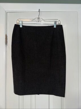 Ann Taylor Gray Pencil Skirt (matching blazer and pants posted separately) 8P